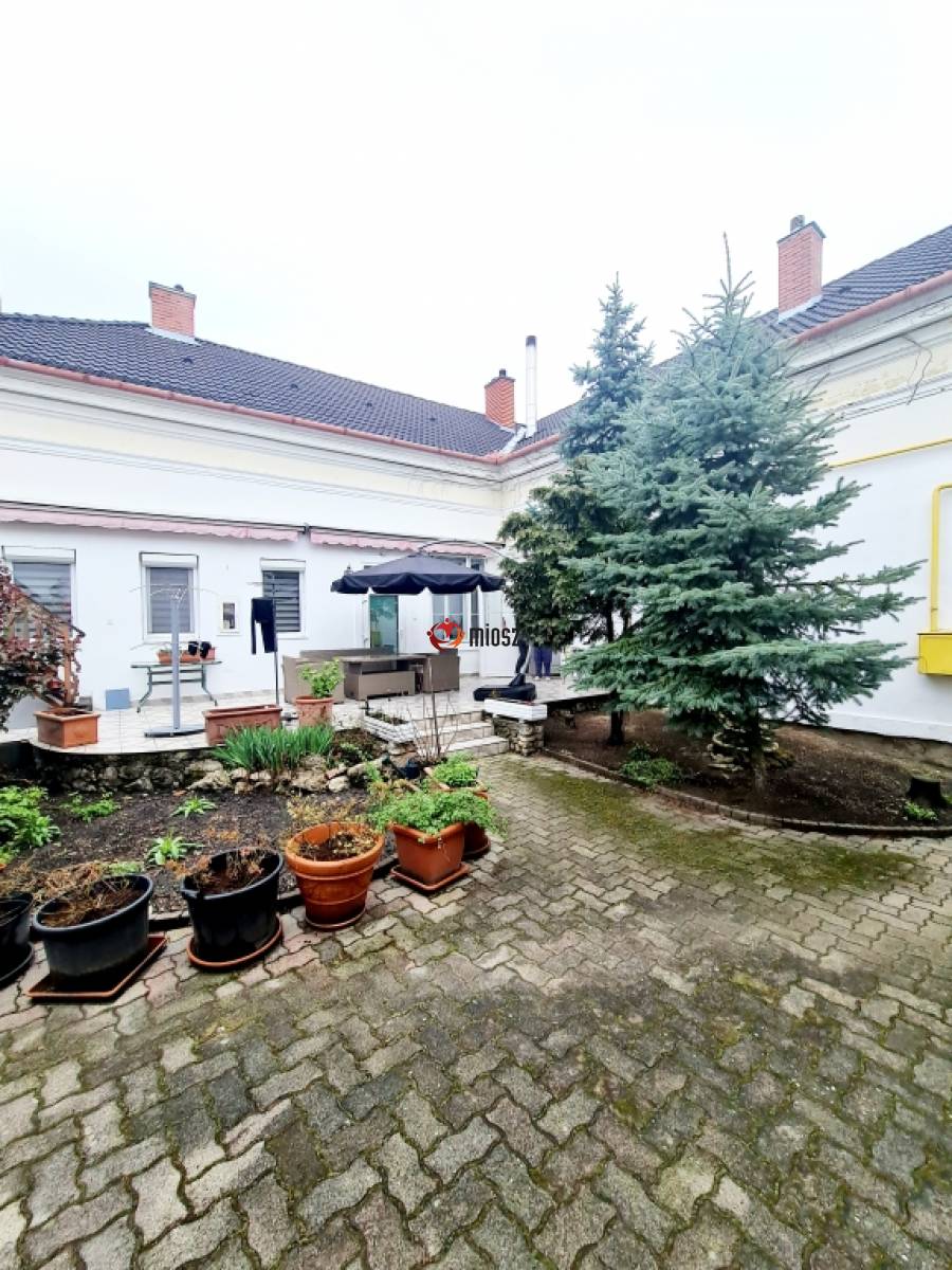 eladó családi ház, Keszthely