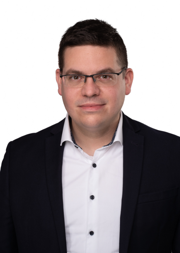 Pandur Géza Balázs - Pandur Ingatlan