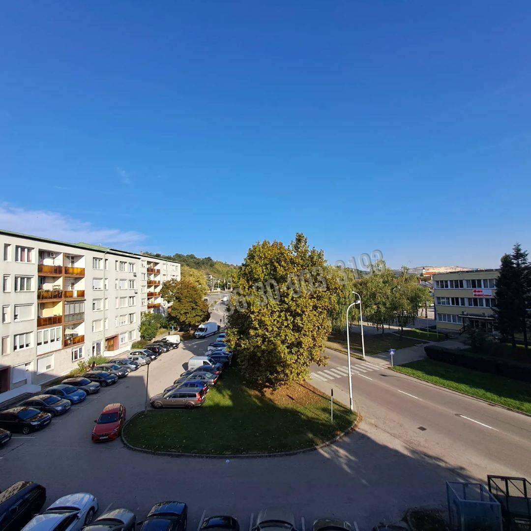 Eladó társasházi lakás Komárom-Esztergom Tatabánya